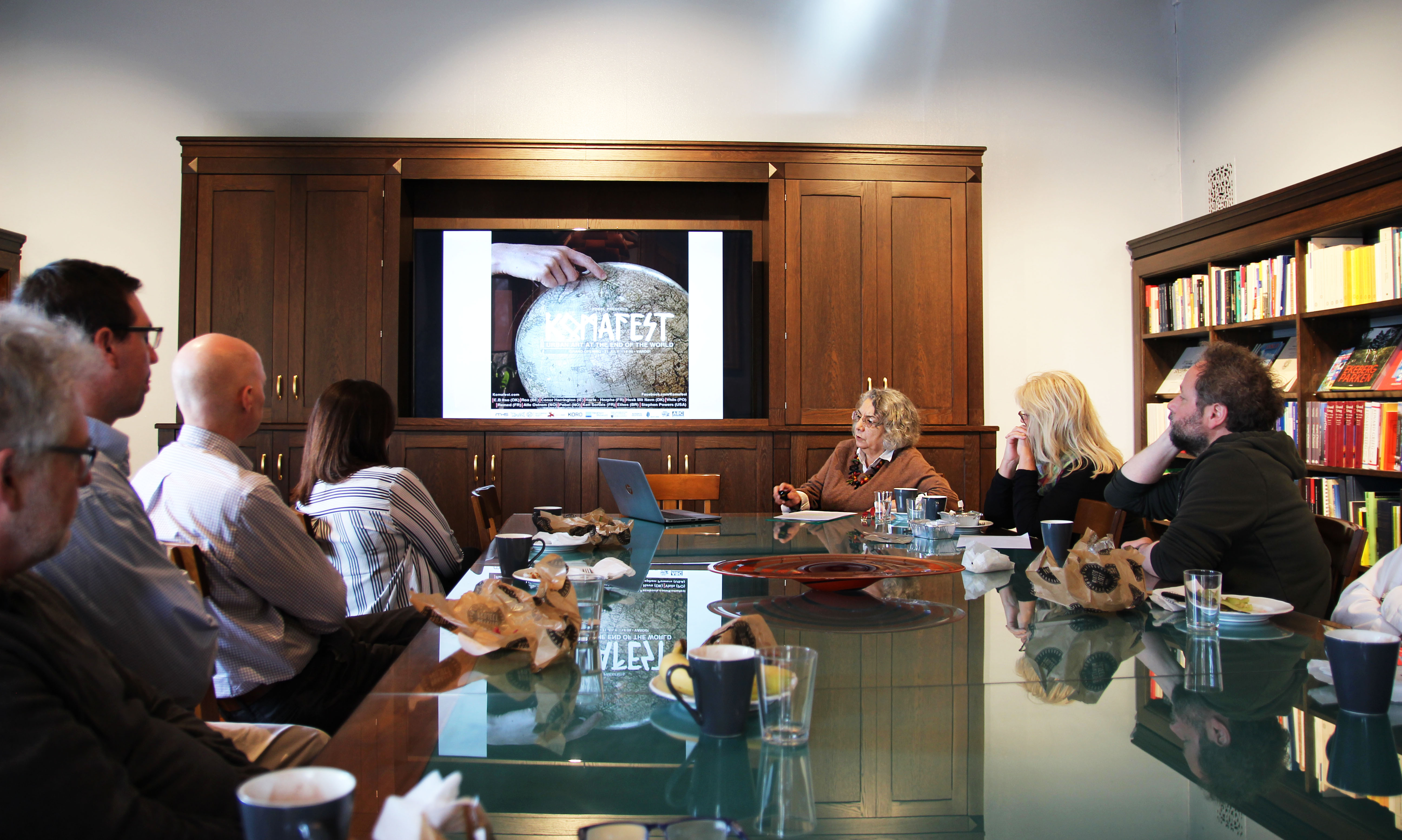 Professor Saphinaz-Amal Naguib leads the lunch-time seminar at CAS Oslo, March 28, 2017. Photograph: Centre for Advanced Study, CAS Oslo, Senter for grunnforskning