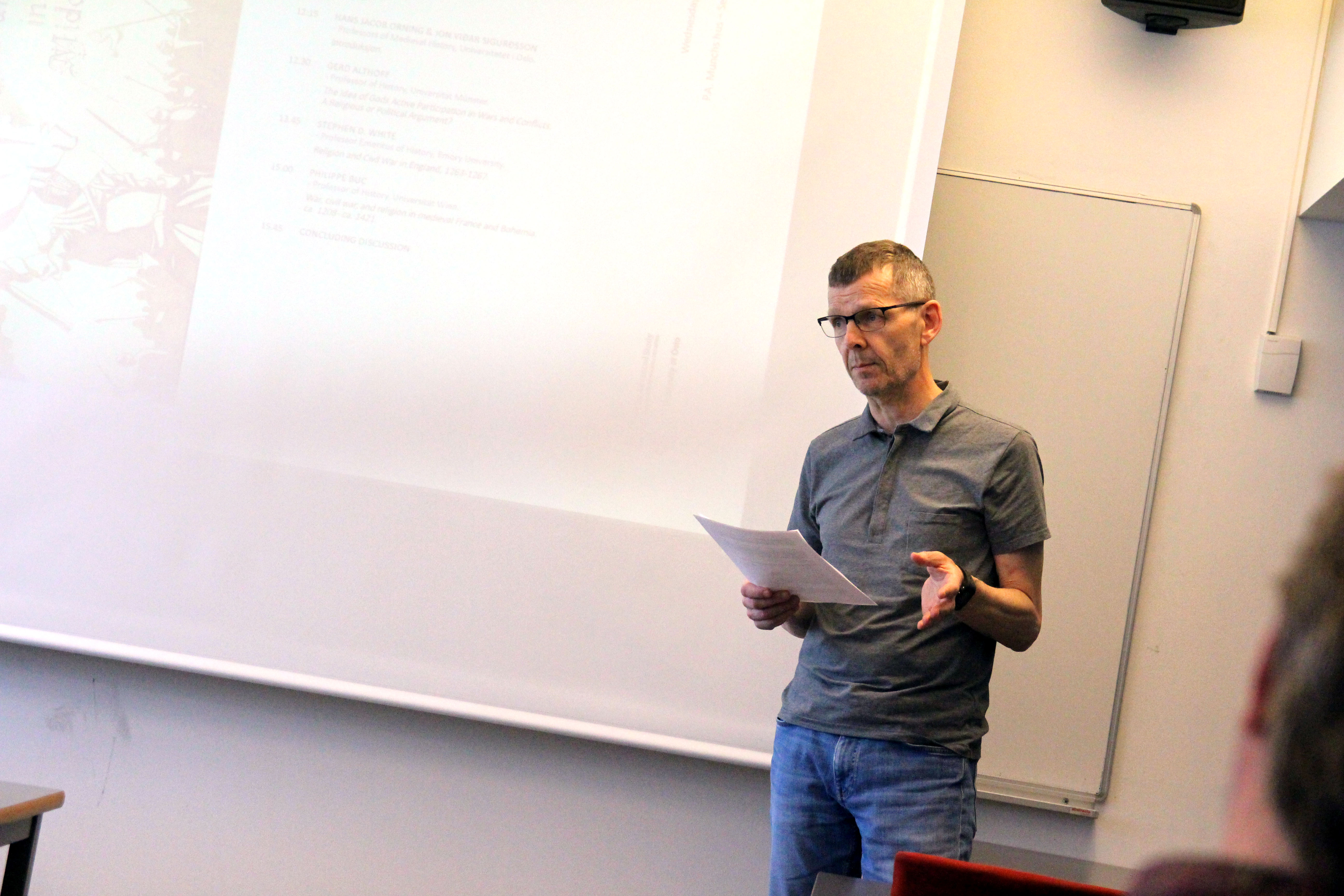 Jón Viðar Sigurðsson, professor of history at the University of Oslo (UiO), speaks during a seminar on 9 May 2018. Photo: Carl F. Straumsheim