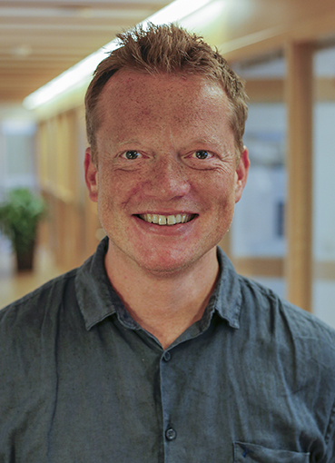 Portrait of Professor Engebretsen. Photo: Camilla K. Elmar / CAS